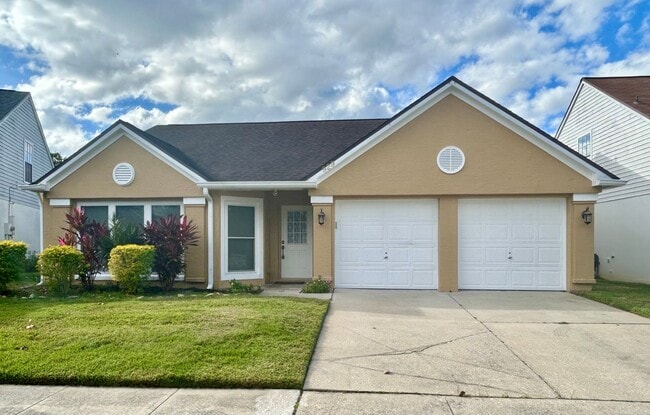 Building Photo - Beautiful 3/2 Lake Mary home