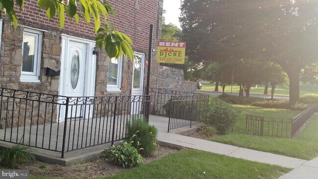 Photo - 3101 S Broad St