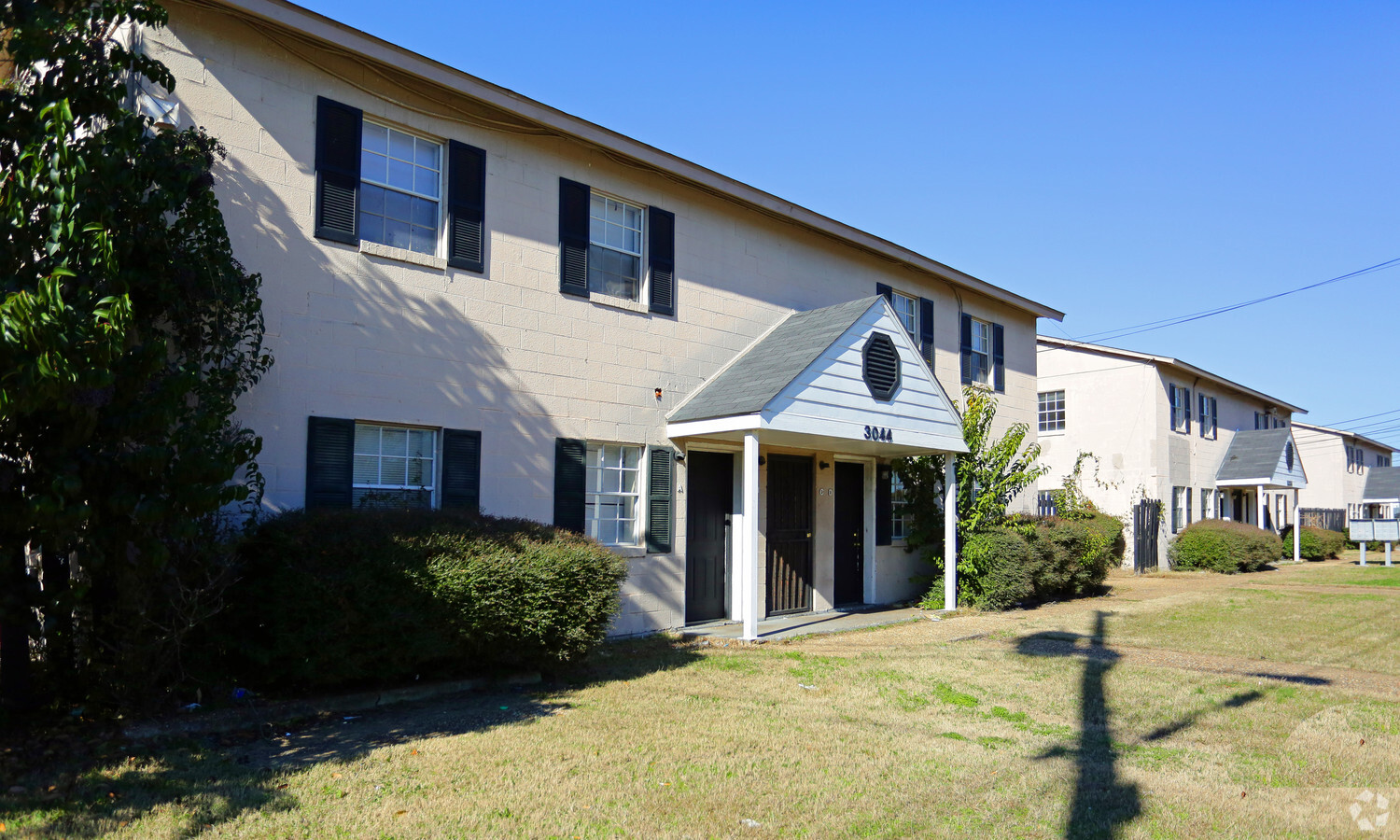 Sullivan Garden - 3034-3044 Fairwest Pl Apartments
