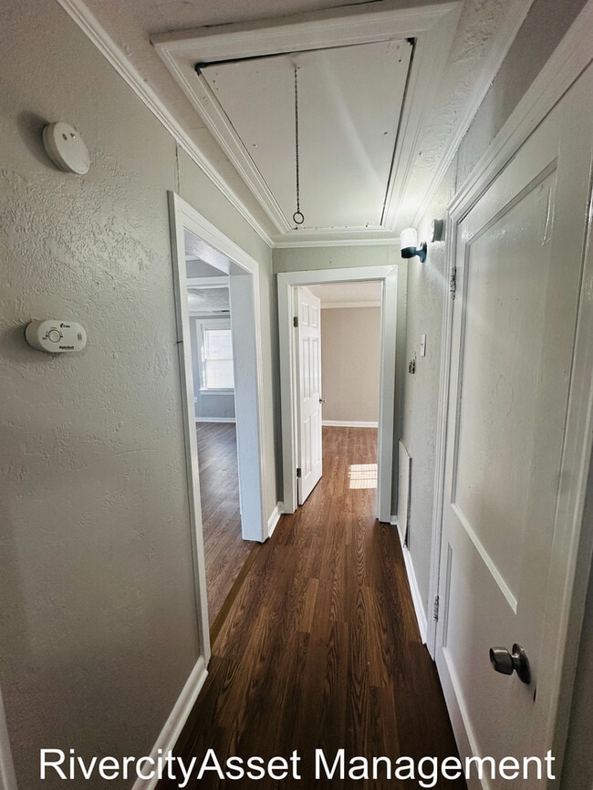 Photo - 1911 The Oaks Ave