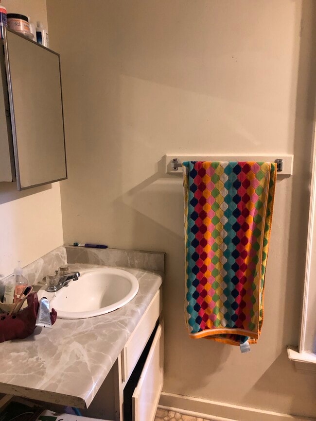 Photo - 466 Alexander St Unit 2