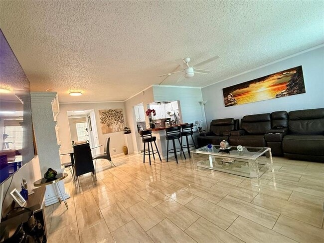 Photo - 355 Oakridge T Unit 355