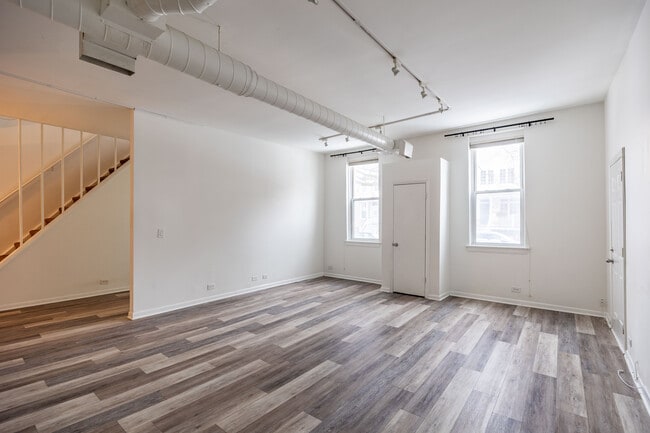 Building Photo - 1844 W Henderson St Unit 1