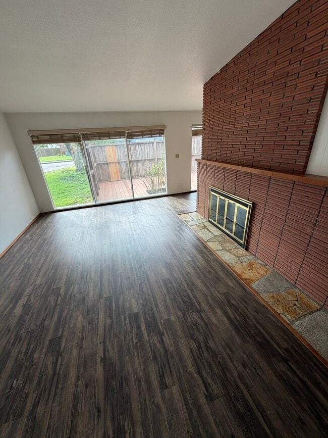 Photo - 1135 Laurel Ave