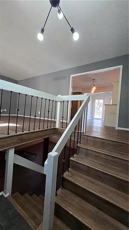 Photo - 518 SE Timbercreek Ln