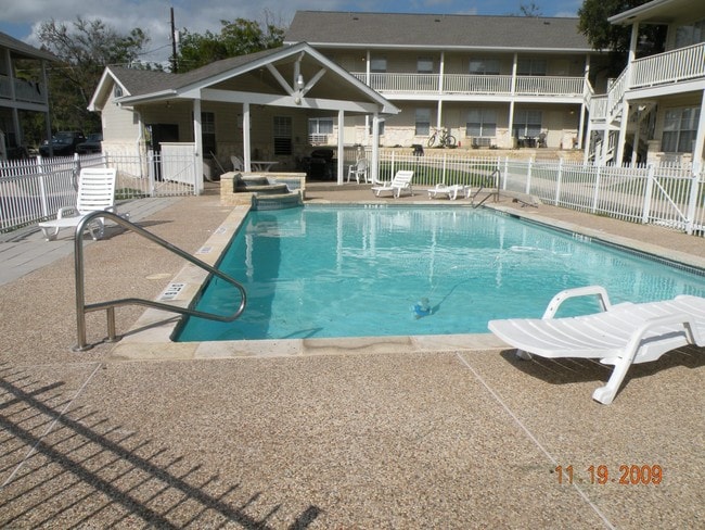 Refresh - Post Oak Villas Apartments