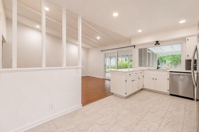 Photo - 5202 Greenheart Dr