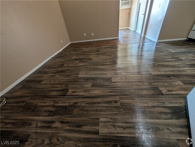 Building Photo - 305 N 10th St Unit 10 Rental
