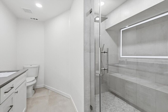 Photo - 4816 Amesbury Dr