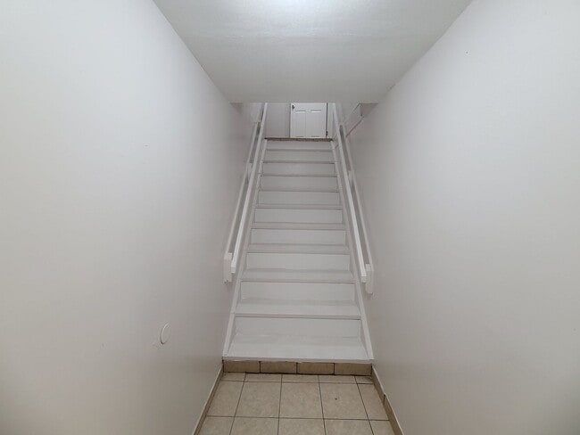 Photo - BRAND NEW RENOVATION! Spacious 5-Bed/2-Bat...