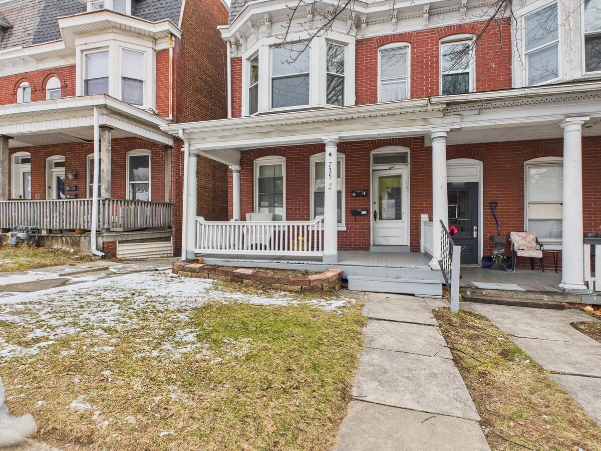 Photo - 735 N George St Unit 735 N GEORGE ST. #1FL