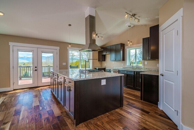 Photo - 7140 Buckhorn Ln