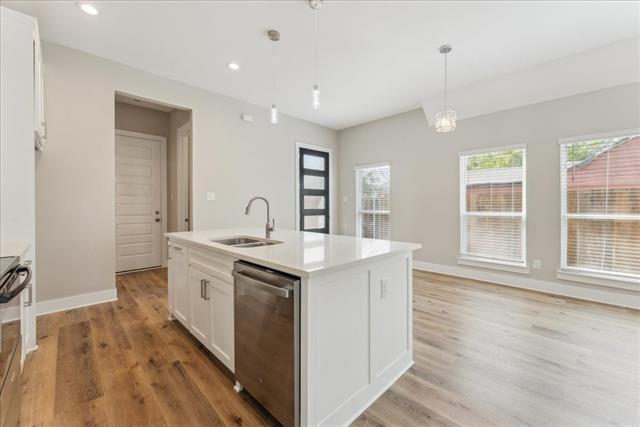 Photo - 2811 Harston St