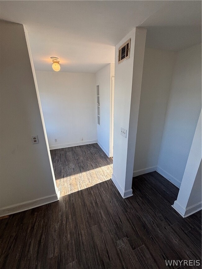 Photo - 396 Sudbury Rd