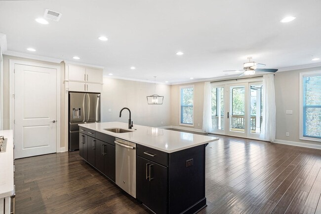 Photo - East Of Main - Downtown Alpharetta