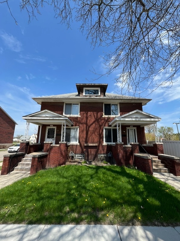 Photo - 160 Labadie St