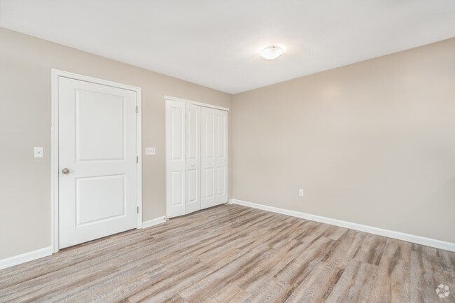 1BR, 1BA - 800SF - Dining Area
