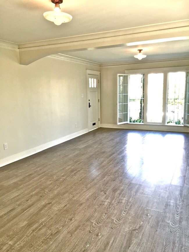 Photo - 156 S Catalina St Unit 156