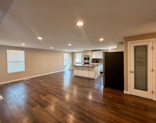 Photo - Spacious SINGLE-LEVEL 3 Bed / 3 Bath – NEW Carpet, Marble Counters & Fenced Yard