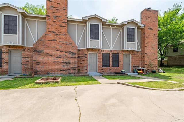 Photo - 305 Cambridge Dr