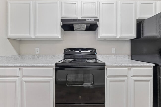 Photo - Pecan Creek on McKinney Apartments