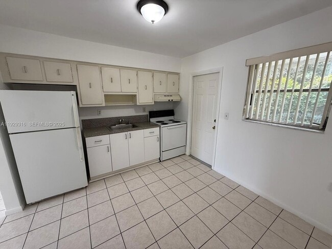 Photo - 6600 SW 84th St