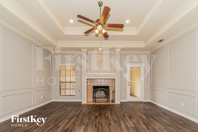 Photo - 700 Robin Meadow Dr