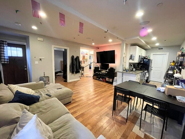 Photo - 723 Parker St Unit 1