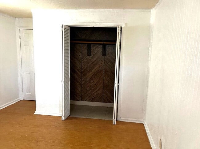 Photo - 610 NE 35th St Unidad 3