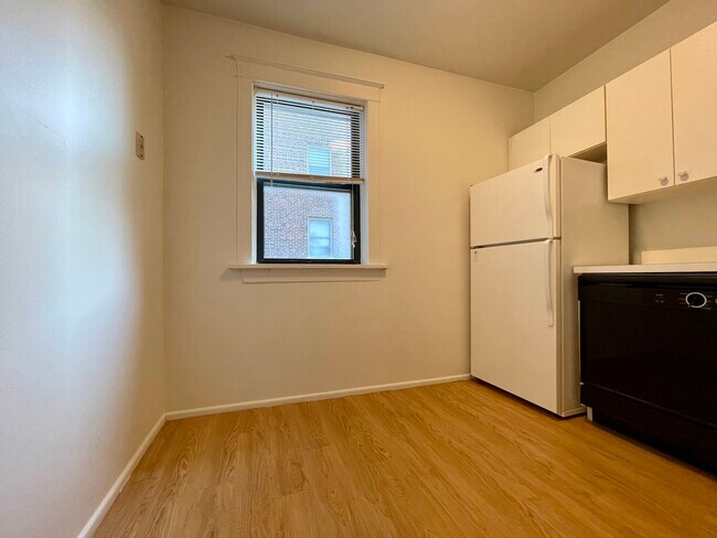 4415 Pershing Ave.