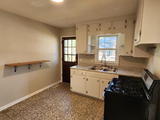 Photo - 1108 Norwood St