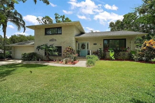 Building Photo - BEAUTIFUL 4BED 2BATH HOME WITH DETACHED OF...