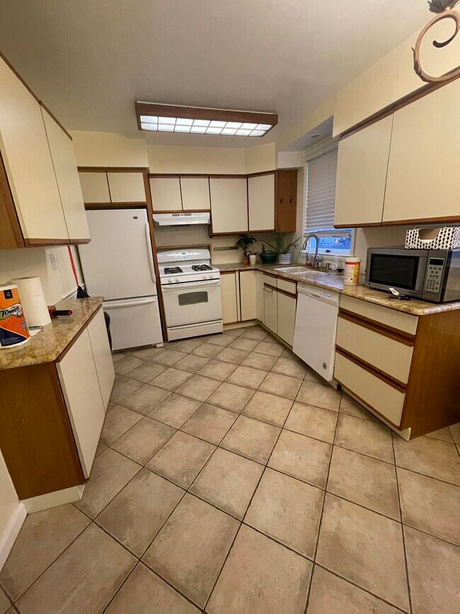 Kitchen - 11908 Stevens Rd Townhome