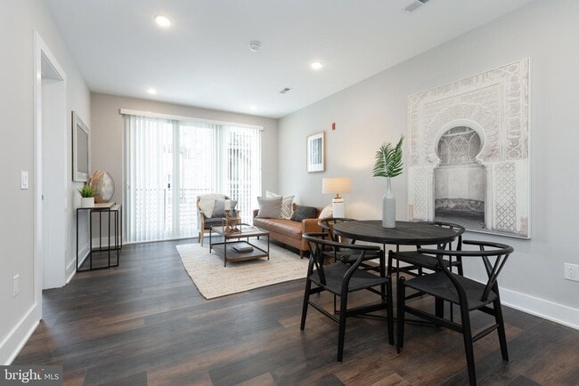 Building Photo - 45 W Haines St Unit 407 Rental