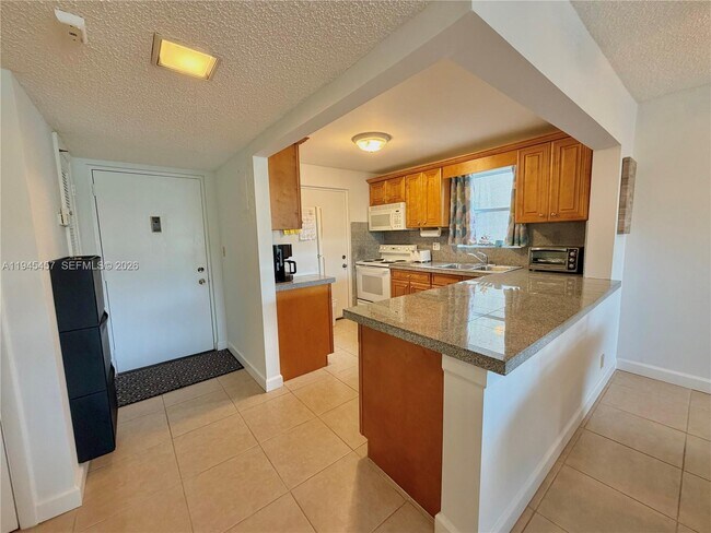 Photo - 2324 S Cypress Bend Dr Unit 316