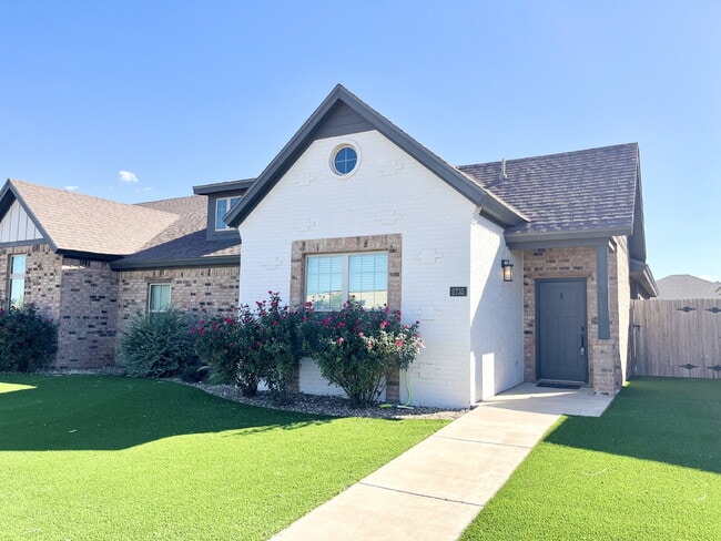 Building Photo - Beautiful Townhome in Viridian!