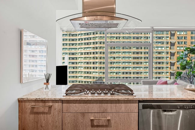 Photo - 223 E Illinois St