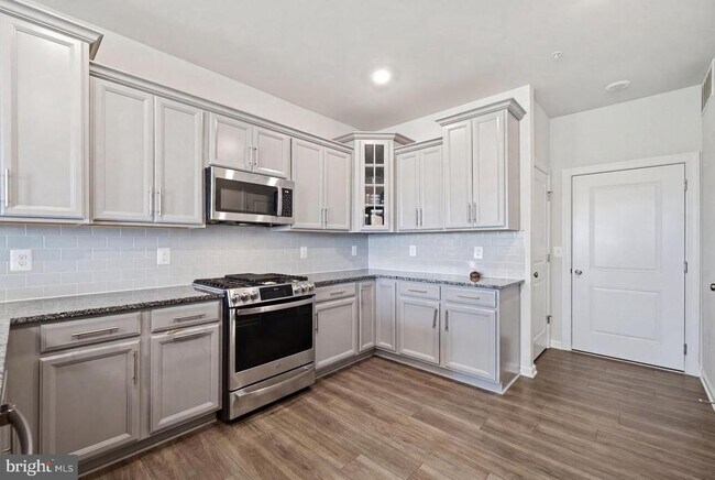 Photo - 4922 MacDonough Pl