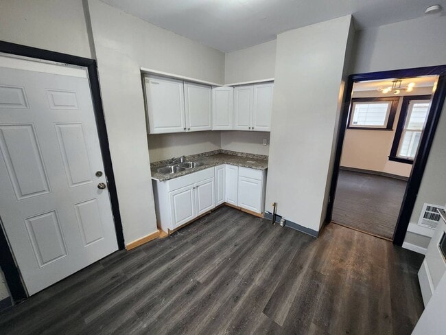 Photo - Charming 3-Bedroom Property in Prime Location (Section 8 Vouchers Accepted)