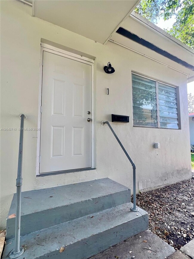 Photo - 962 NW 6th St Unit 1