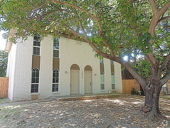 Building Photo - 1920 W Sanford St Unit B Rental