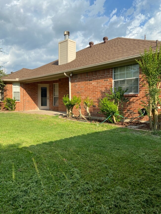 Photo - 1016 Brookhaven