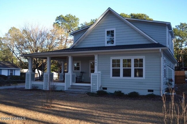 Photo - 845 N May St