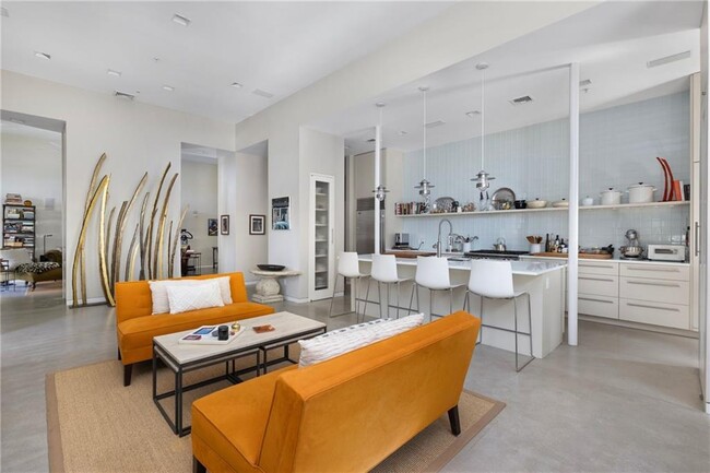 Photo - 426 Spring St