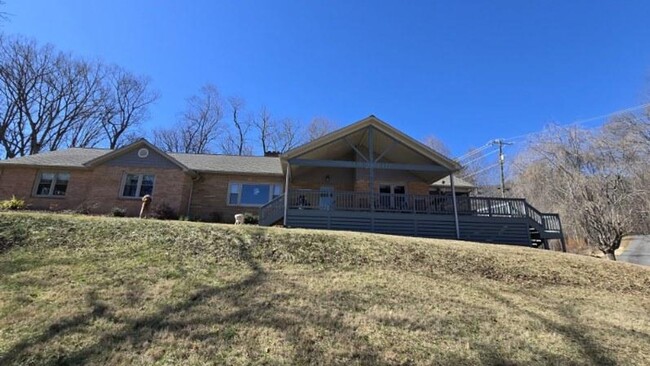 3 bedroom 2.5 bathroom home for rent in Sylva - 3 bedroom 2.5 bathroom home for rent in Sylva