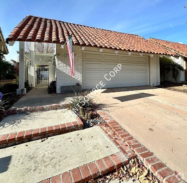 Building Photo - 3 Bed, 2 Bath Single Story House for lease...