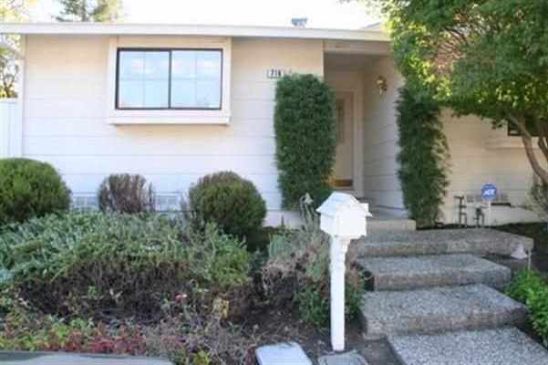 Building Photo - DANVILLE, 3BD/2BA Single Story Family Home...