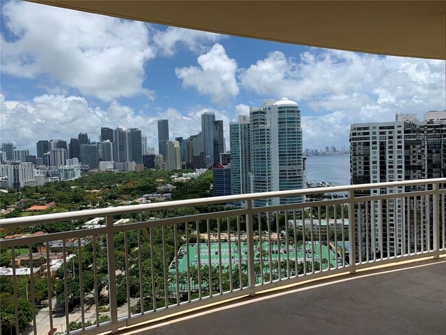 Photo - 2475 Brickell Ave Unidad 2504