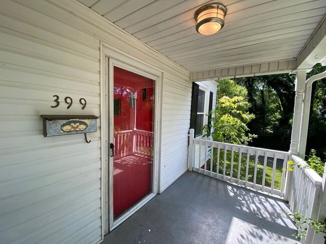399 Sloan St