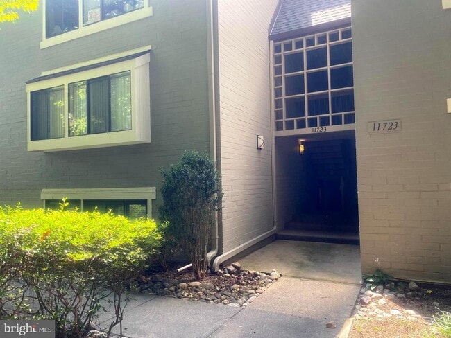 Building Photo - 11723 Karbon Hill Ct Unit T3
